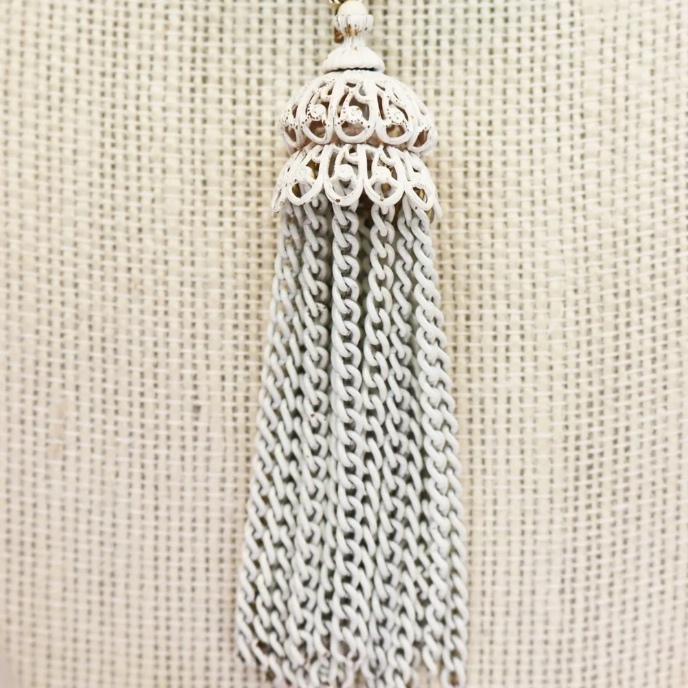 Vintage Monet "White Lace" Necklace & Earrings - Picture 3 of 11